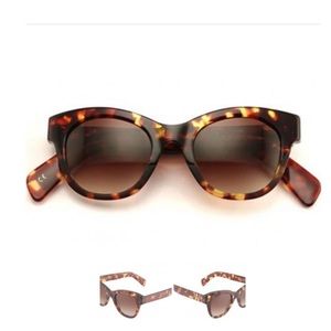 WILDFOX monroe sunglasses with case and box